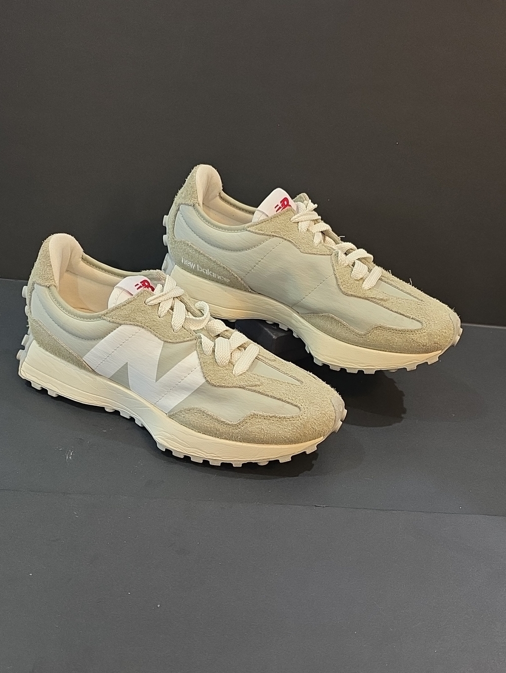 New Balance 327 Women's Neutral Beige Suede & Mesh Sneakers Size 10 D Wide